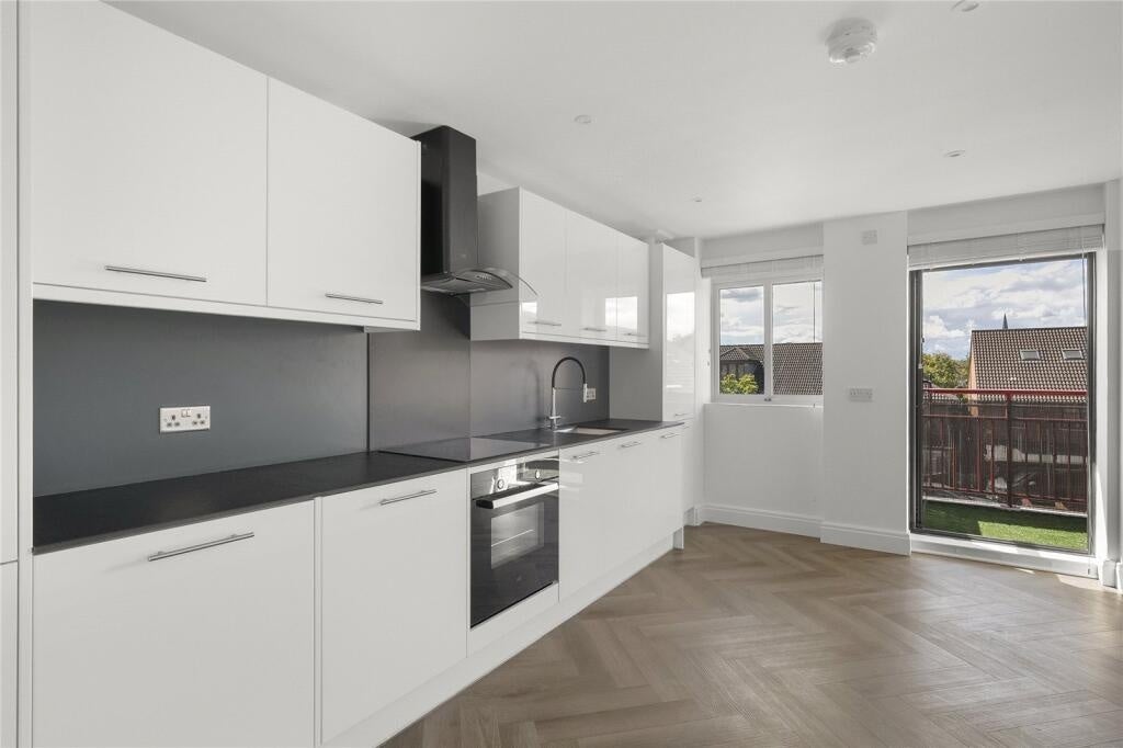Flat Samira Close in Greater London