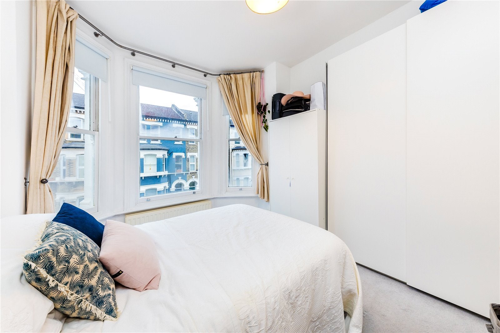 Flat Strathblaine Road in Greater London