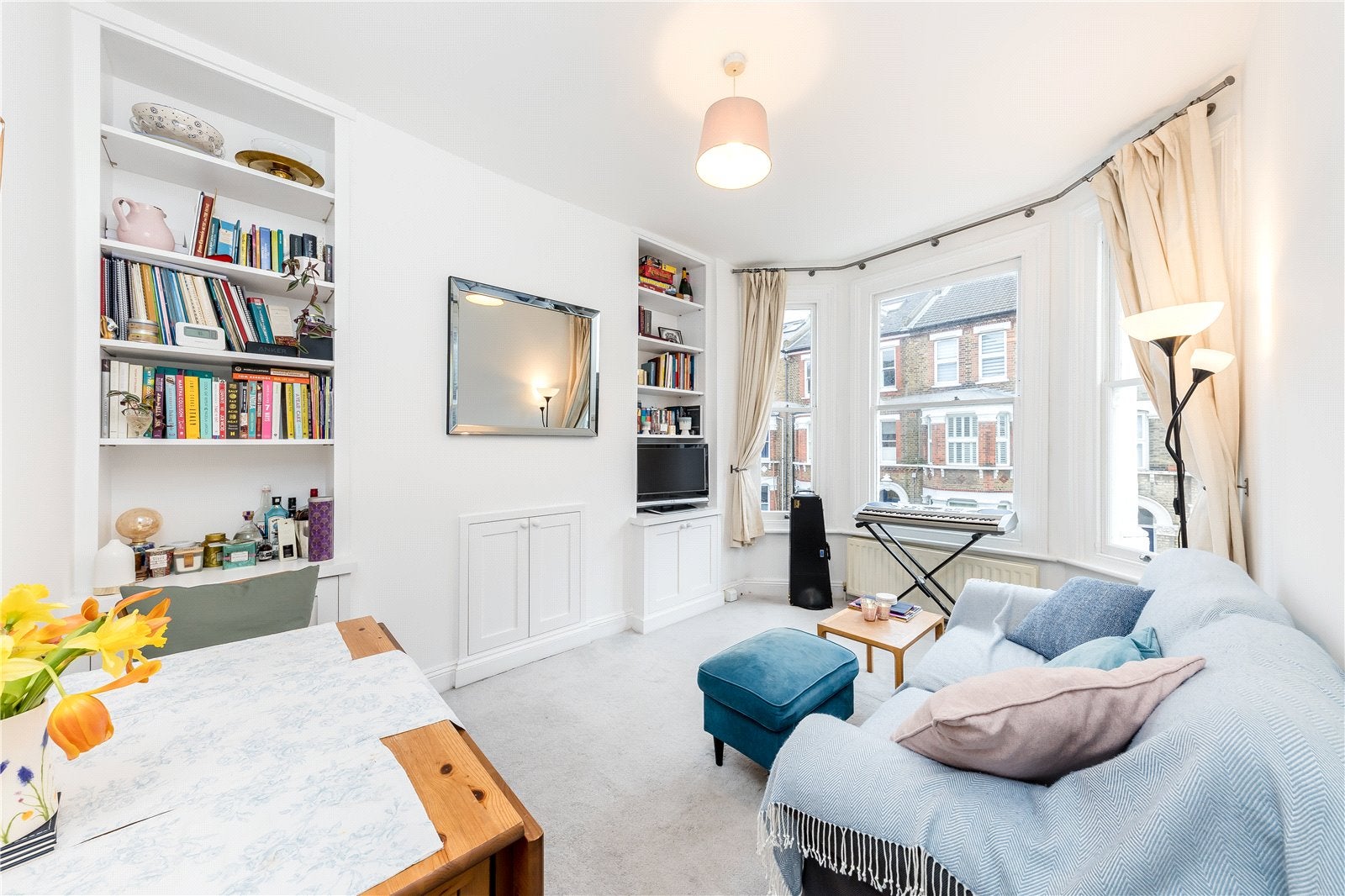 Flat Strathblaine Road in Greater London