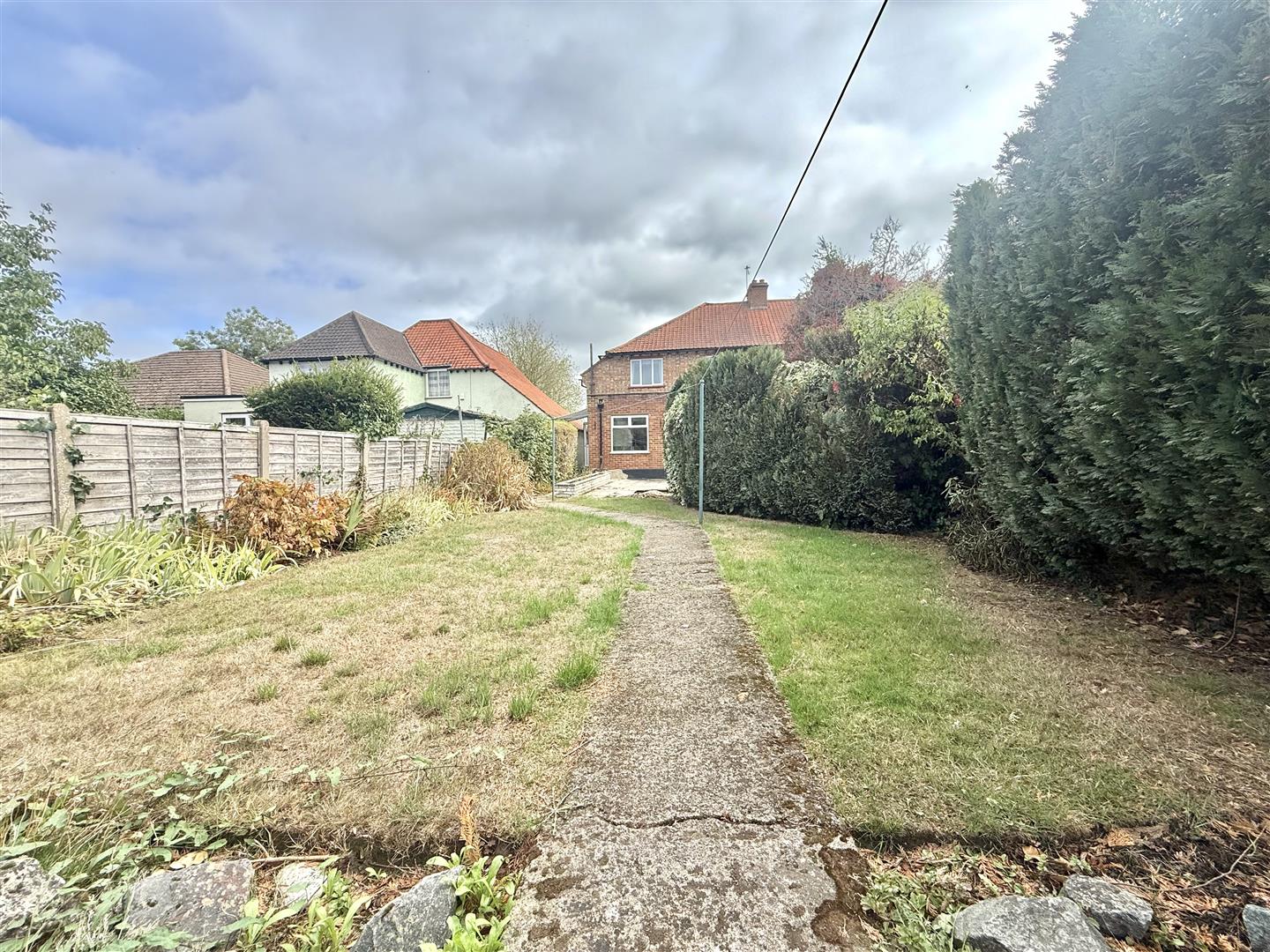 House Hatch Lane in Greater London