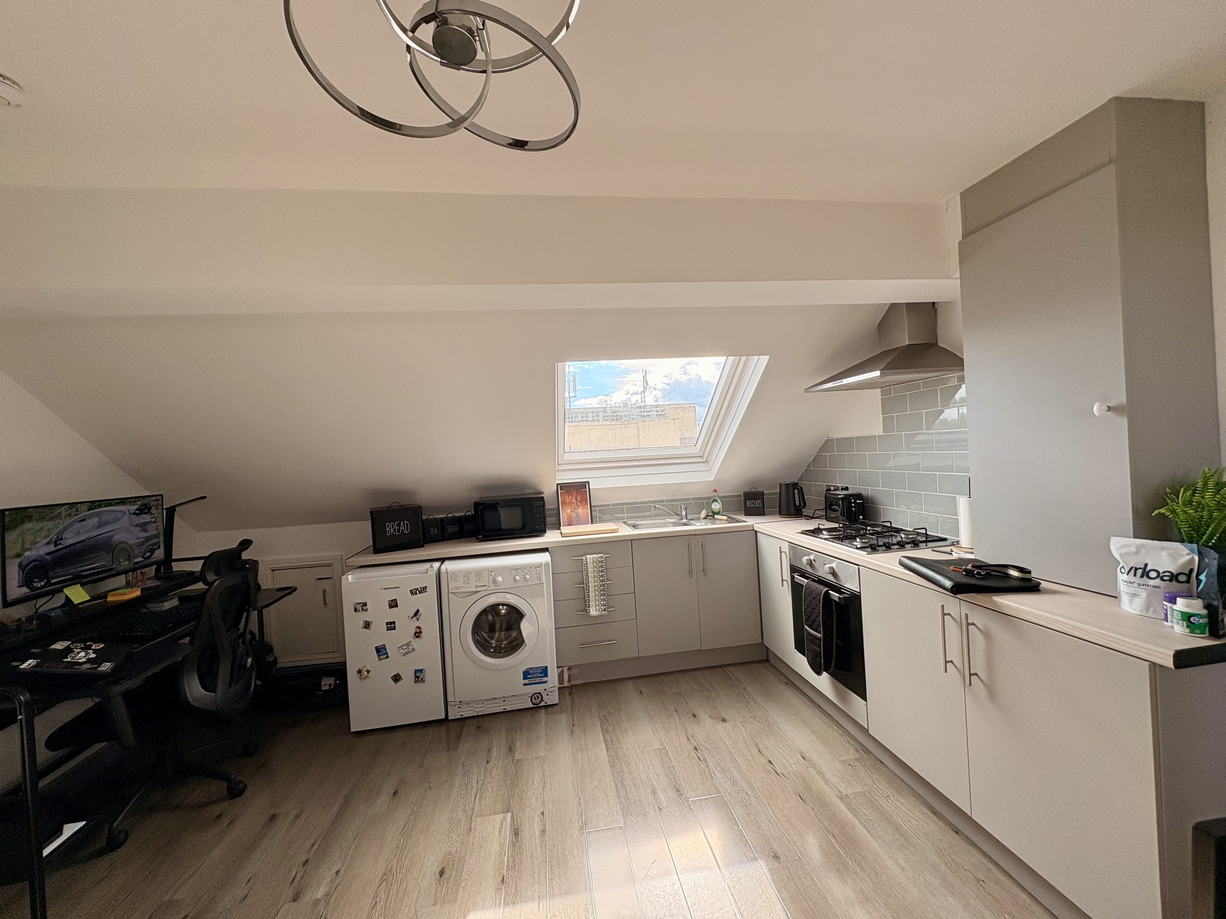 Flat Langdale Avenue in Manchester
