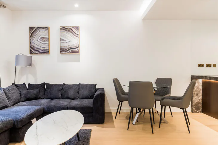 Flat Portugal Street in City of Westminster