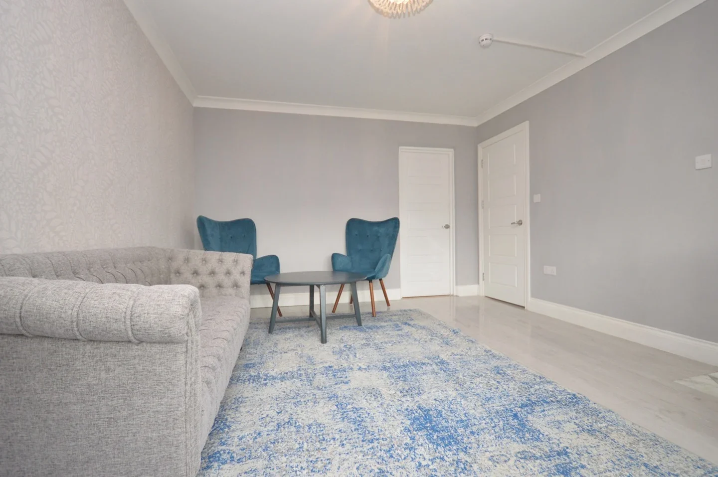 Flat Wincanton Gardens in Greater London