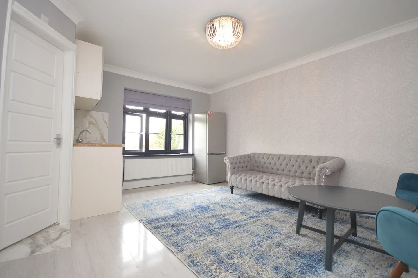 Flat Wincanton Gardens in Greater London
