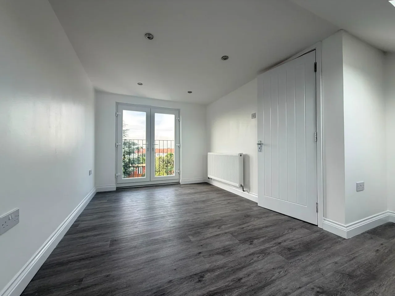 Flat Aylands Road in Greater London