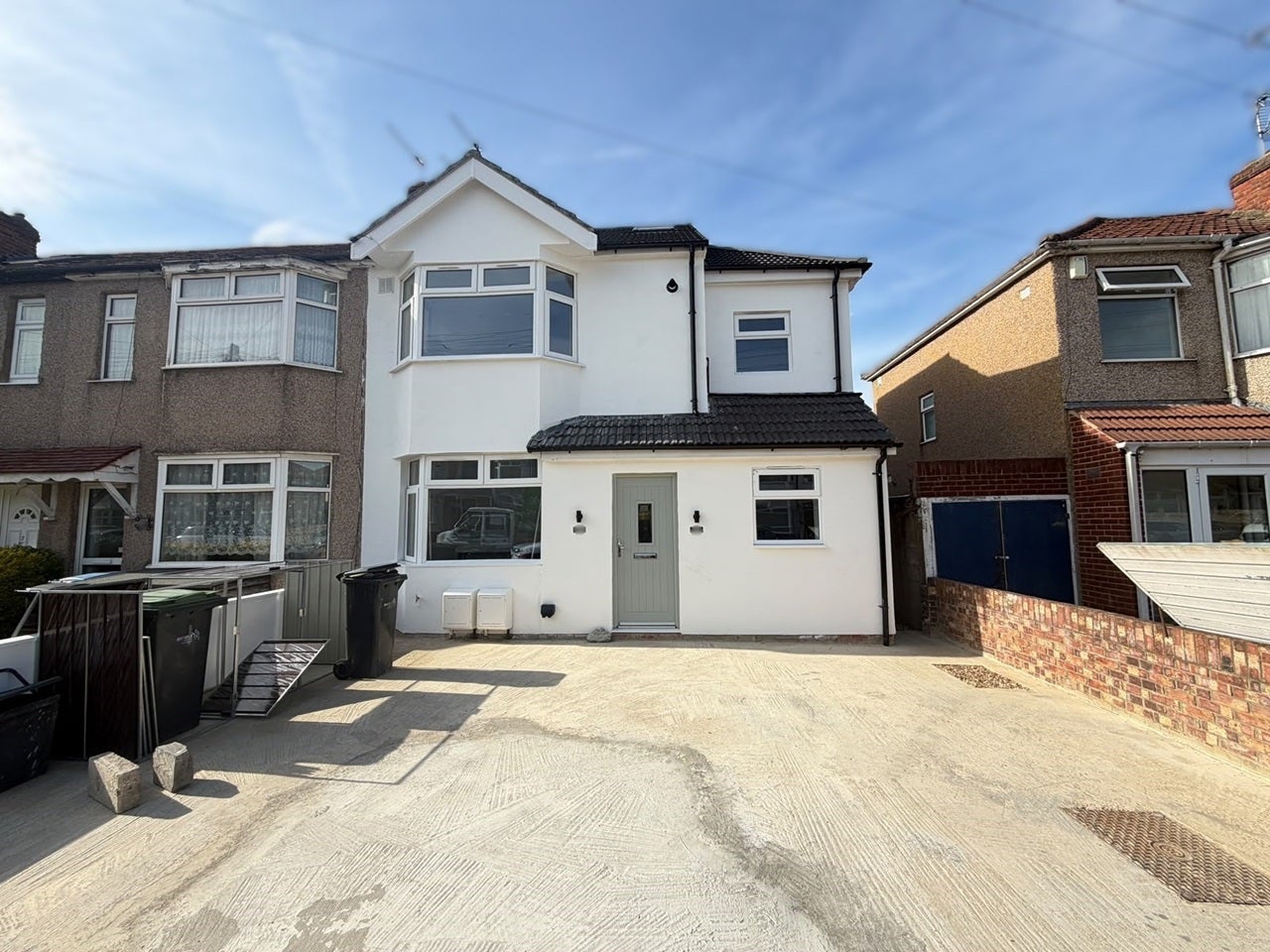Flat Aylands Road in Greater London
