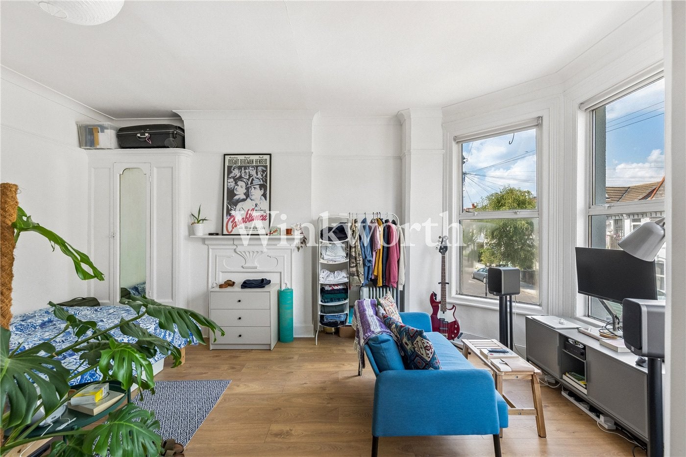 Flat Sylvan Avenue in Greater London