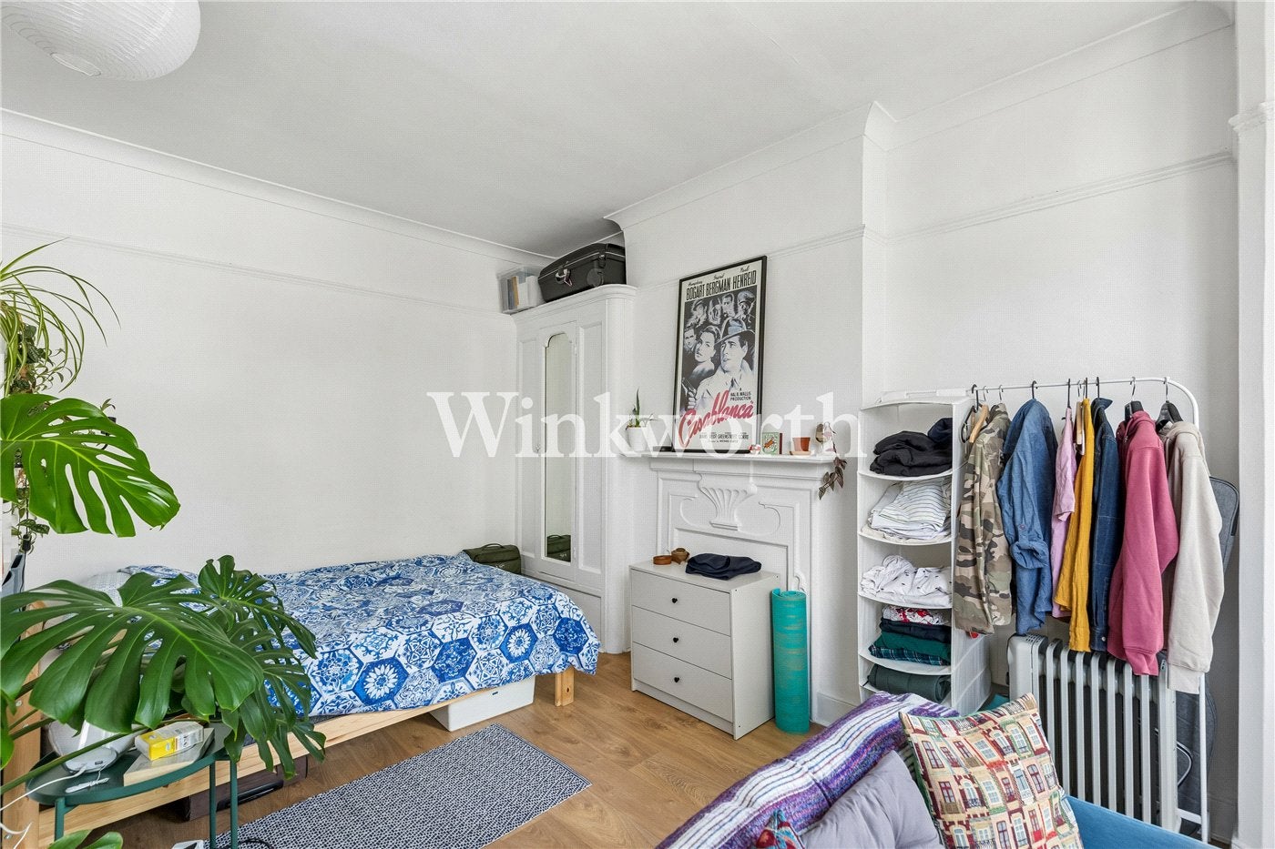 Flat Sylvan Avenue in Greater London