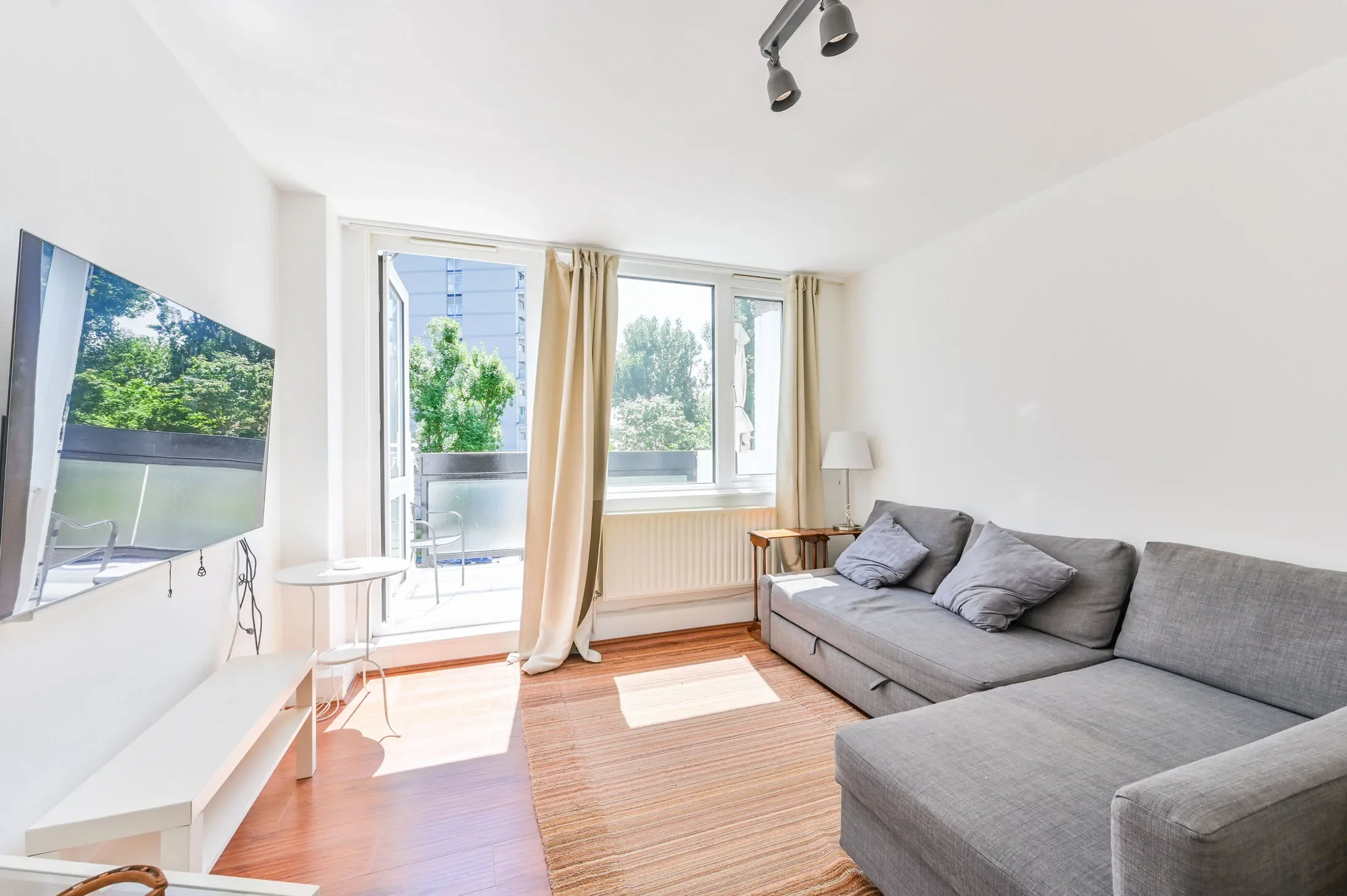 Flat Aldsworth Close in City of Westminster