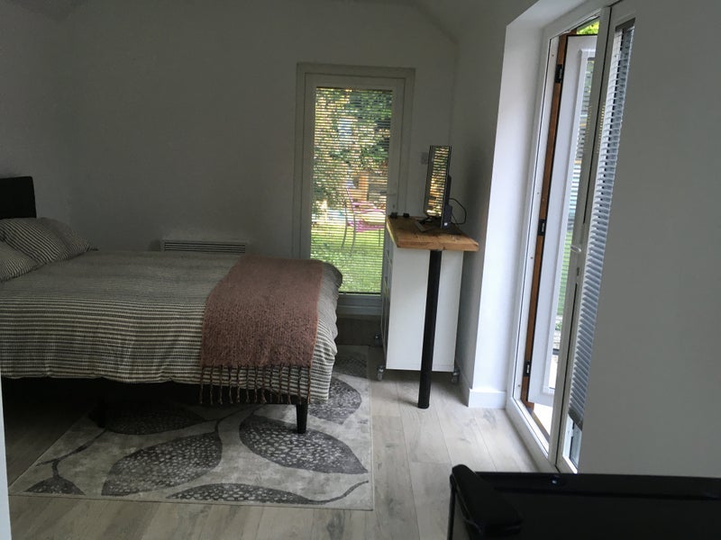Room Winchester Avenue in Bristol