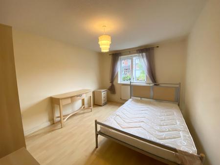 Flat Bloomfield Close in Cheadle Hulme