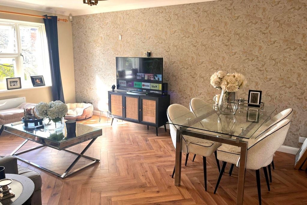 Flat Saint George’s Lodge in Elmbridge