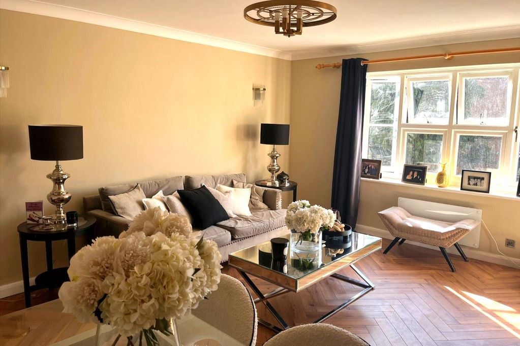 Flat Saint George’s Lodge in Elmbridge