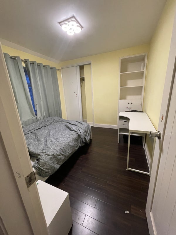 Room Lily Lane in Manchester