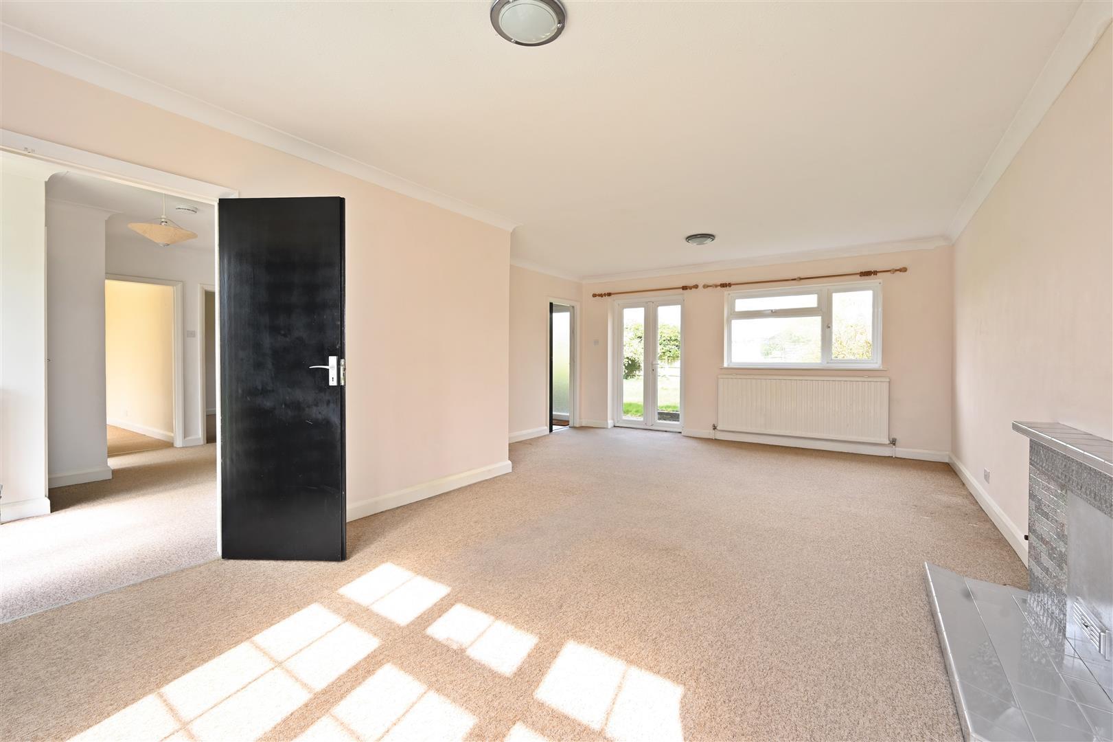 House Jevington Close in Rother