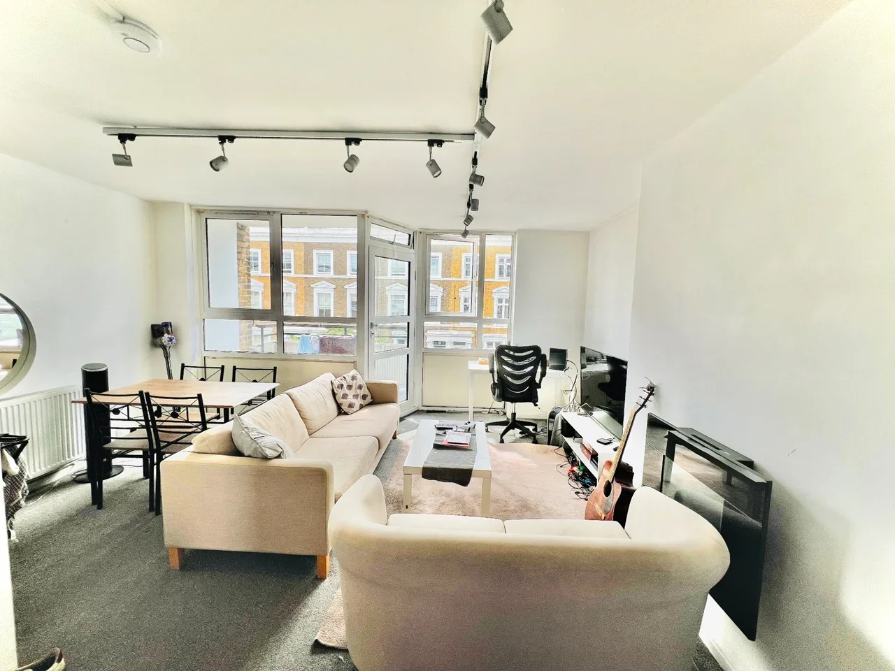 Flat Richborne Terrace in Greater London