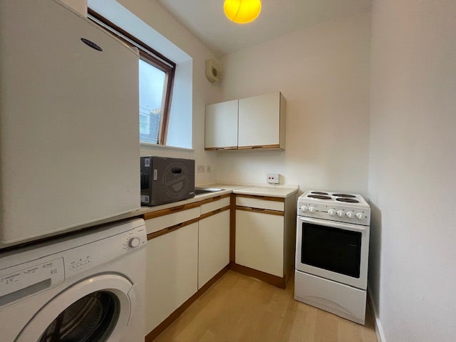 Flat Ashvale Place in Aberdeen City