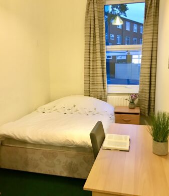 Flat Upper Brook Street in Manchester