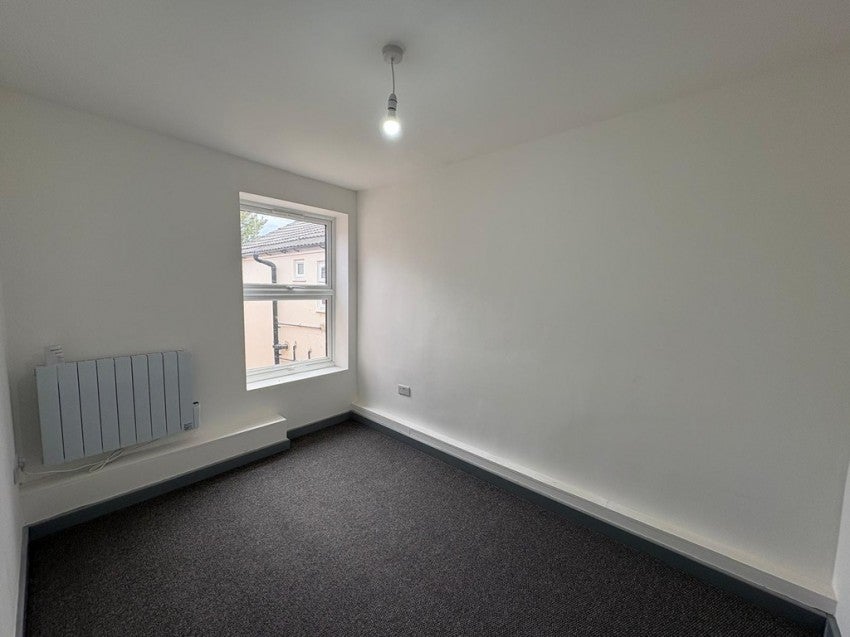 Flat Heysham Road in Southampton