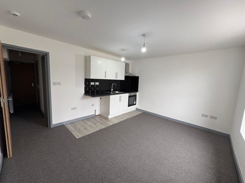 Flat Heysham Road in Southampton
