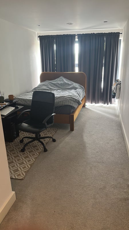 Room Chingford Mount Road in Greater London