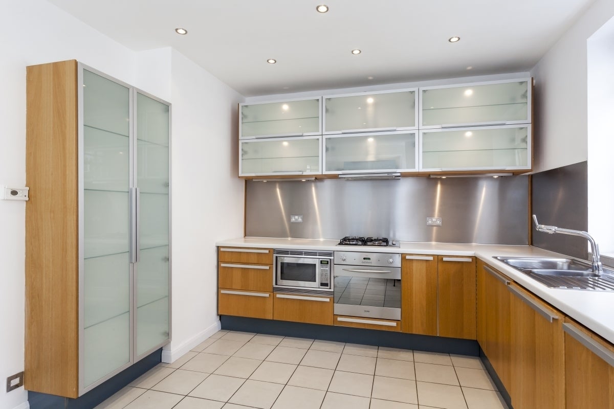 House Hillgate Place in Greater London