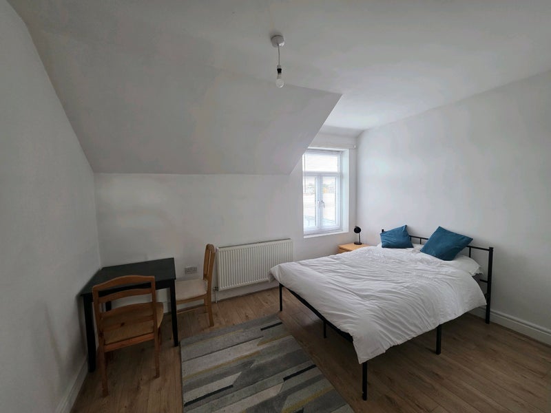 Room Manchester Road in Tameside