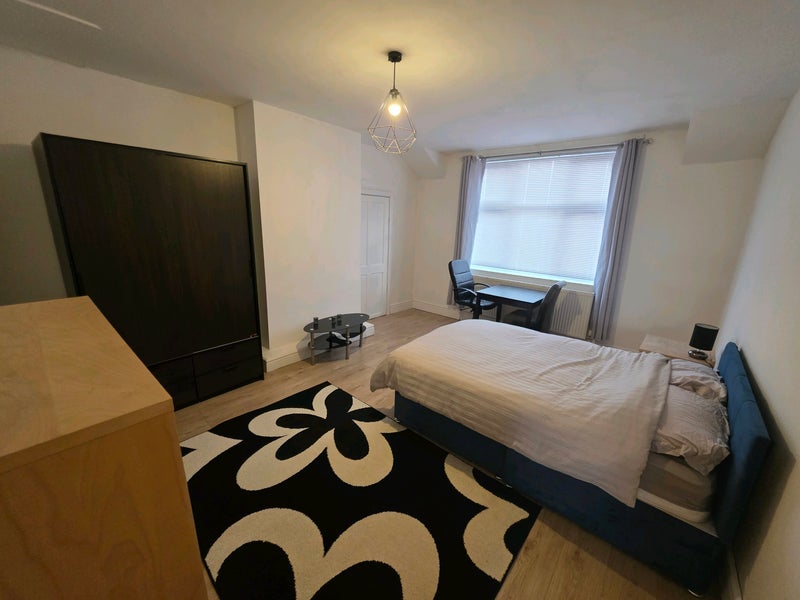 Room Manchester Road in Tameside