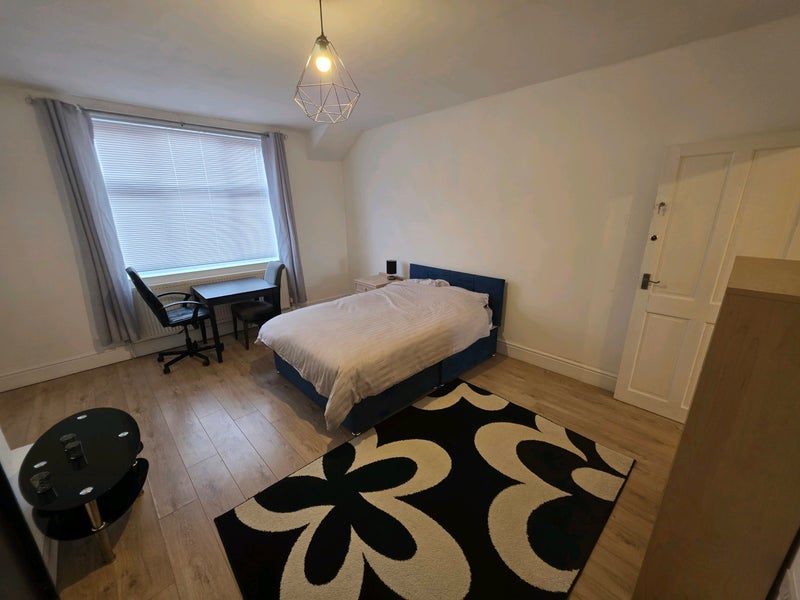 Room Manchester Road in Tameside