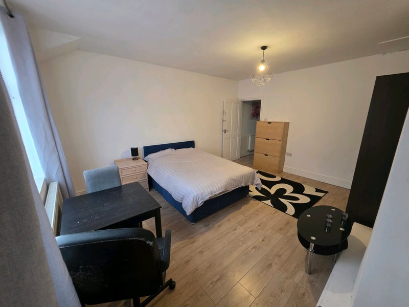 Room Manchester Road in Tameside