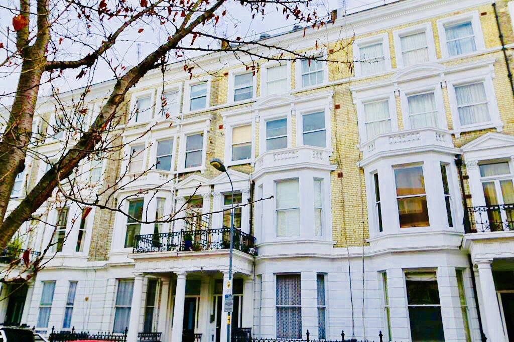 Flat Castletown Road in Greater London