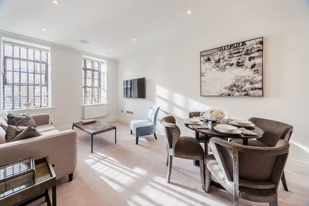 Flat Rainville Road in Greater London