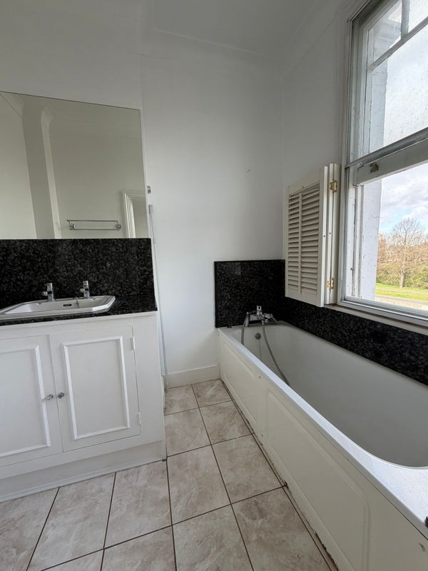 Room Cicada Road in Greater London