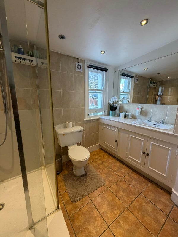 Room Cicada Road in Greater London