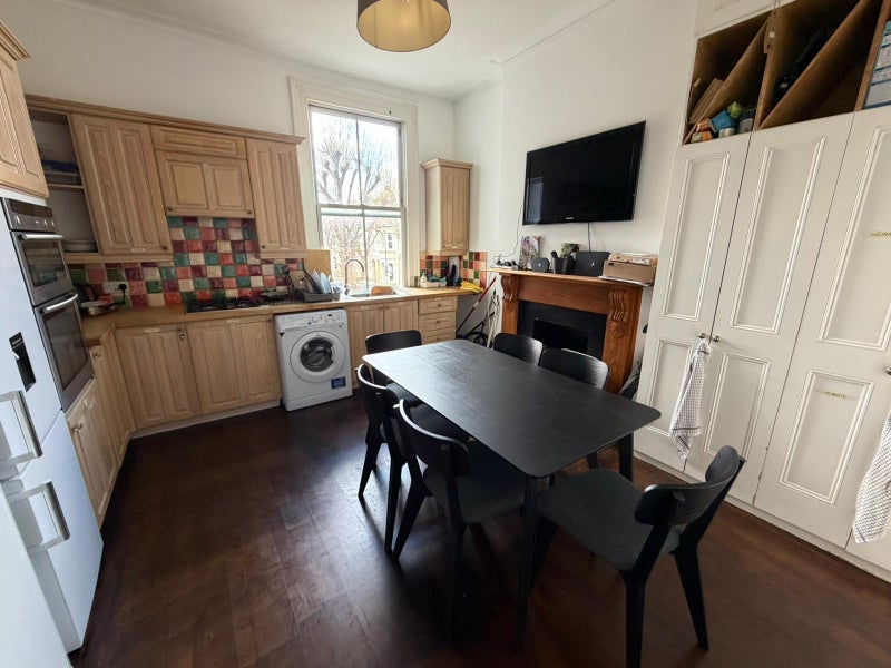 Room Cicada Road in Greater London