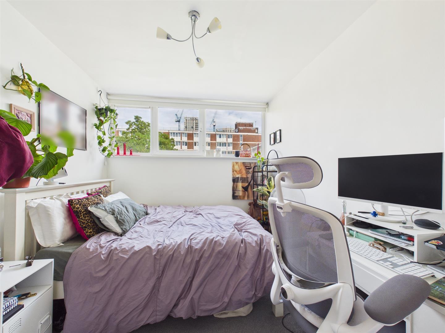 Flat Buckland Street in Greater London