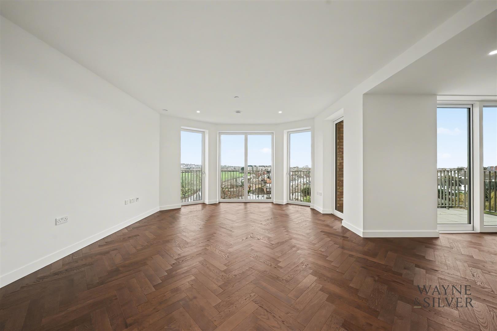 Flat Parkview Avenue in Greater London