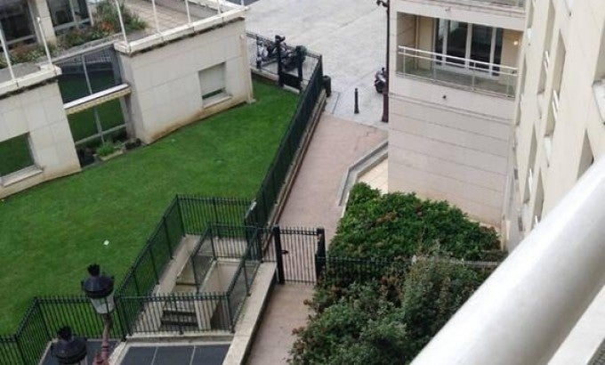 Flat Rue de la République in Puteaux