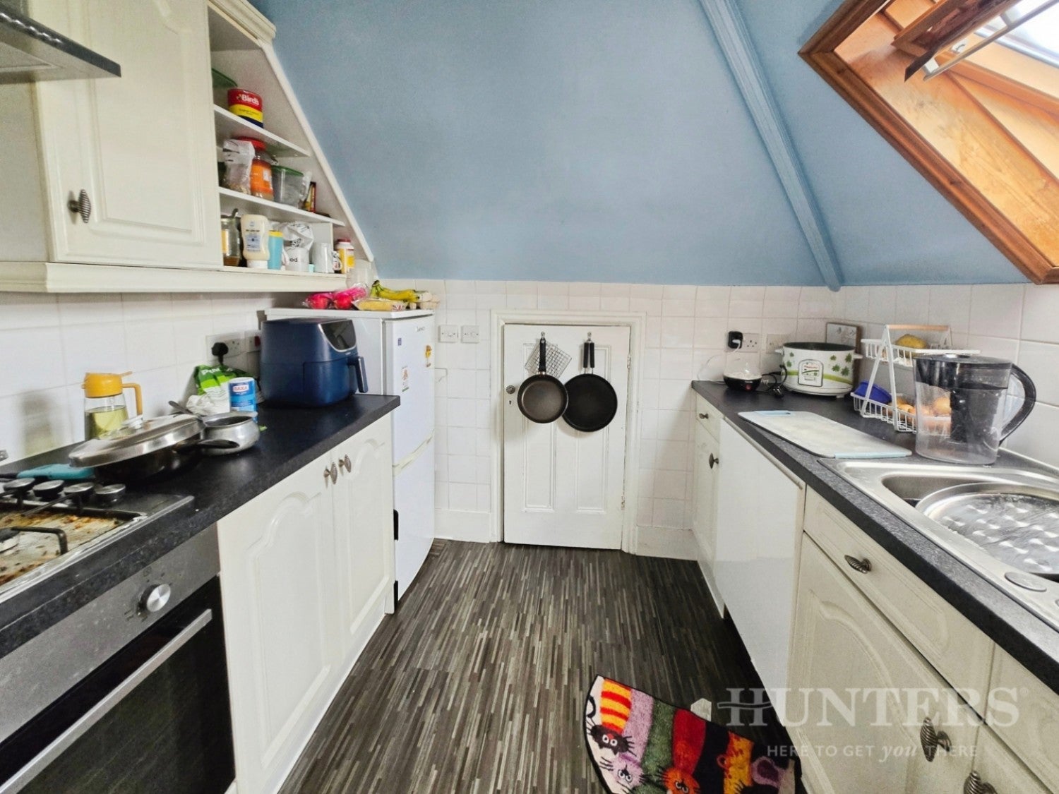 Flat Carshalton Road in Greater London
