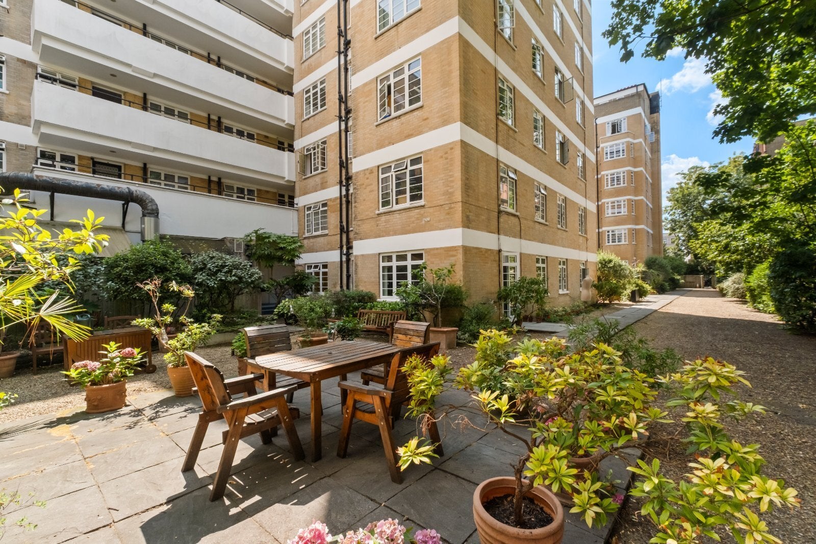 Flat Old Brompton Road in Greater London