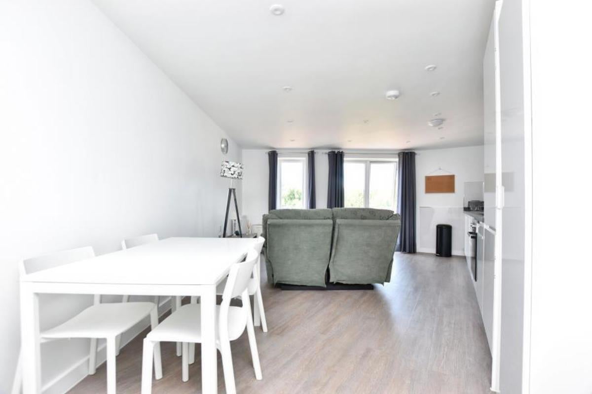 Flat Ashton Rise in Bristol
