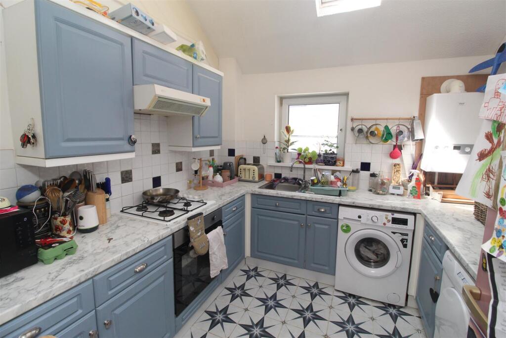 Flat Upper Kincraig Street in Cardiff