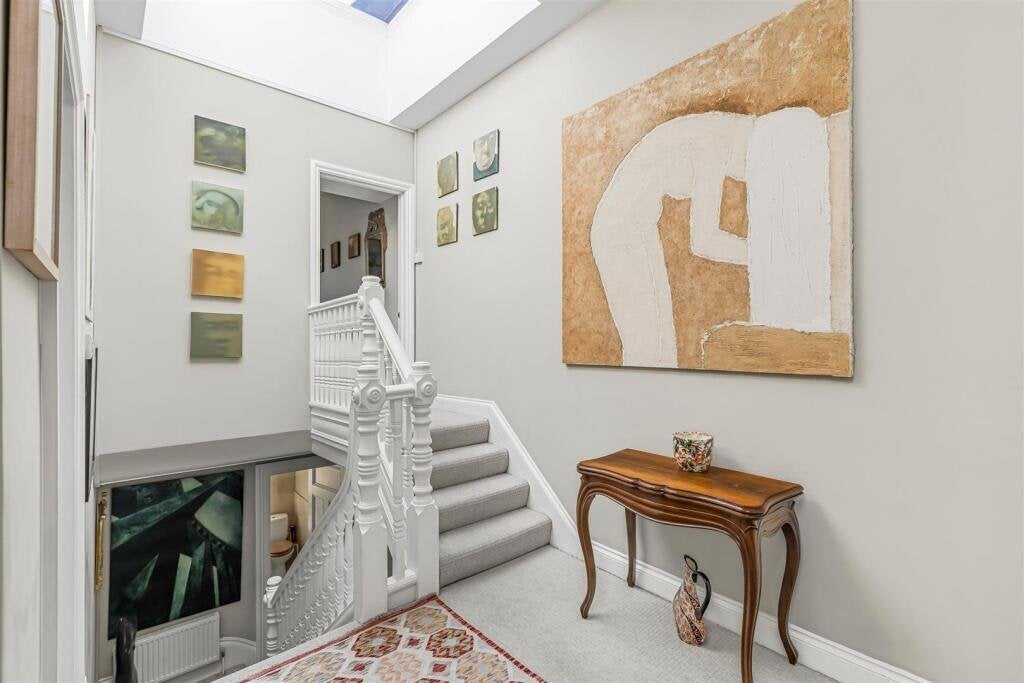 Flat Sloane Gardens in Greater London