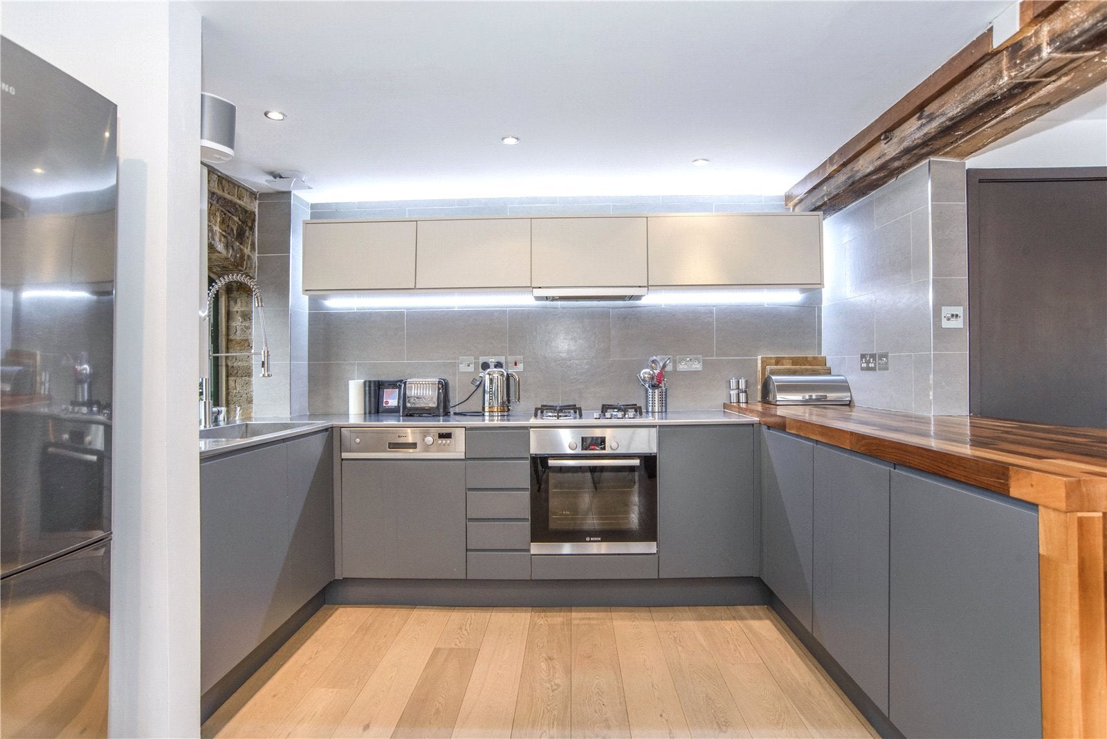 Flat Deal Street in Greater London