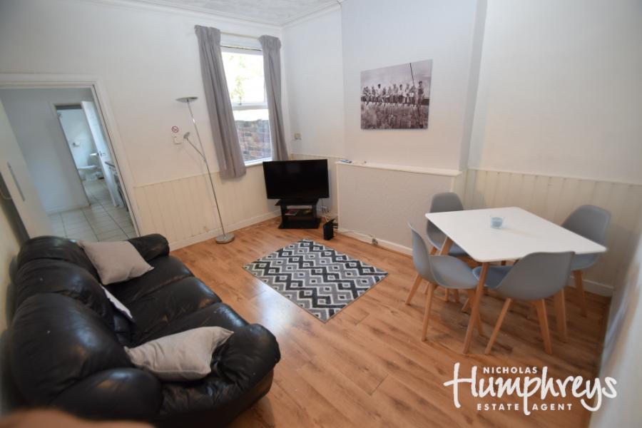 Room Watford Street in Stoke-on-Trent