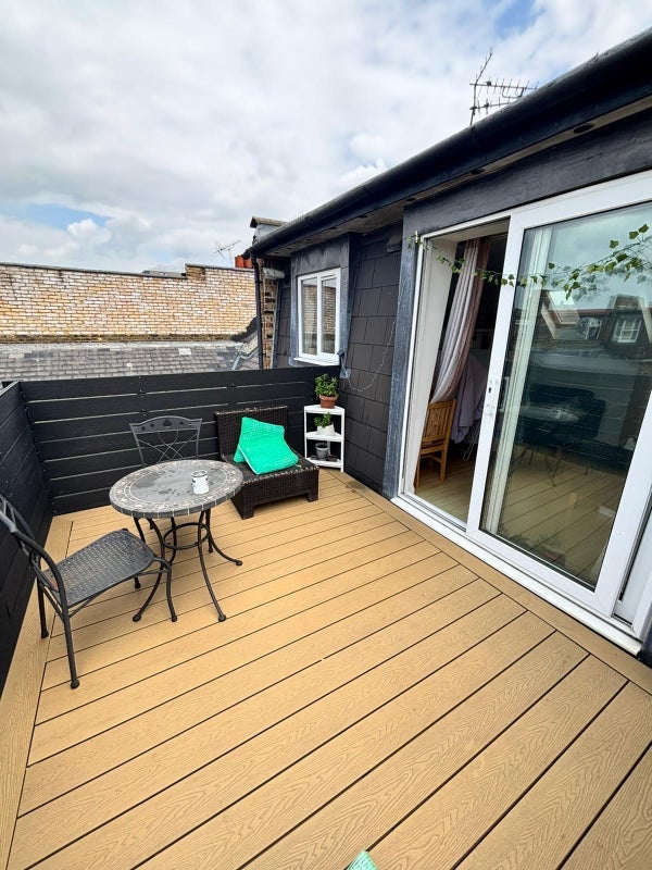 Room Collingbourne Road in Greater London