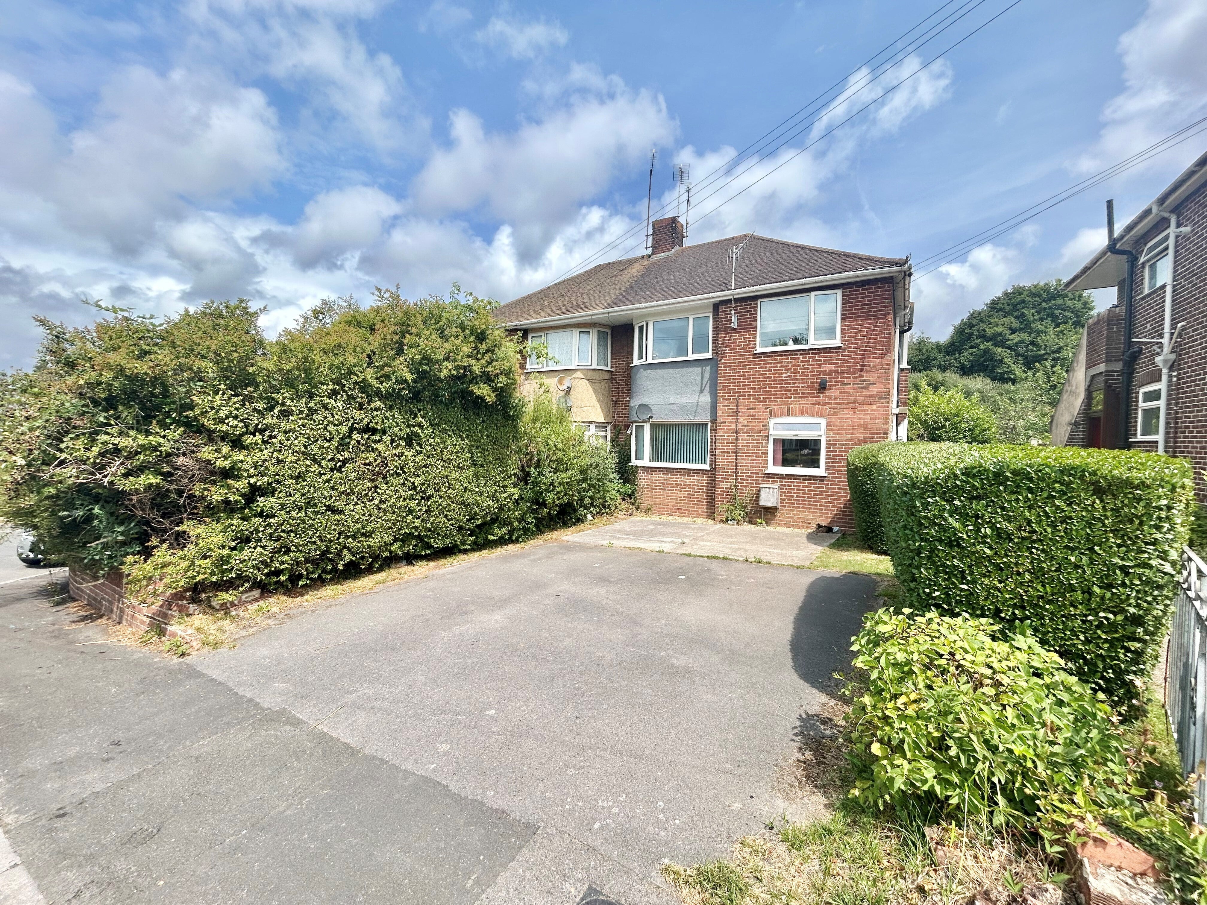 Flat Ashburnham Close in Southampton