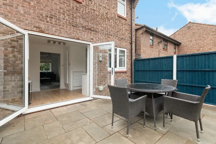 House Mendip Road in Winkfield
