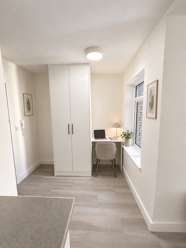 Room Hillside in Slough