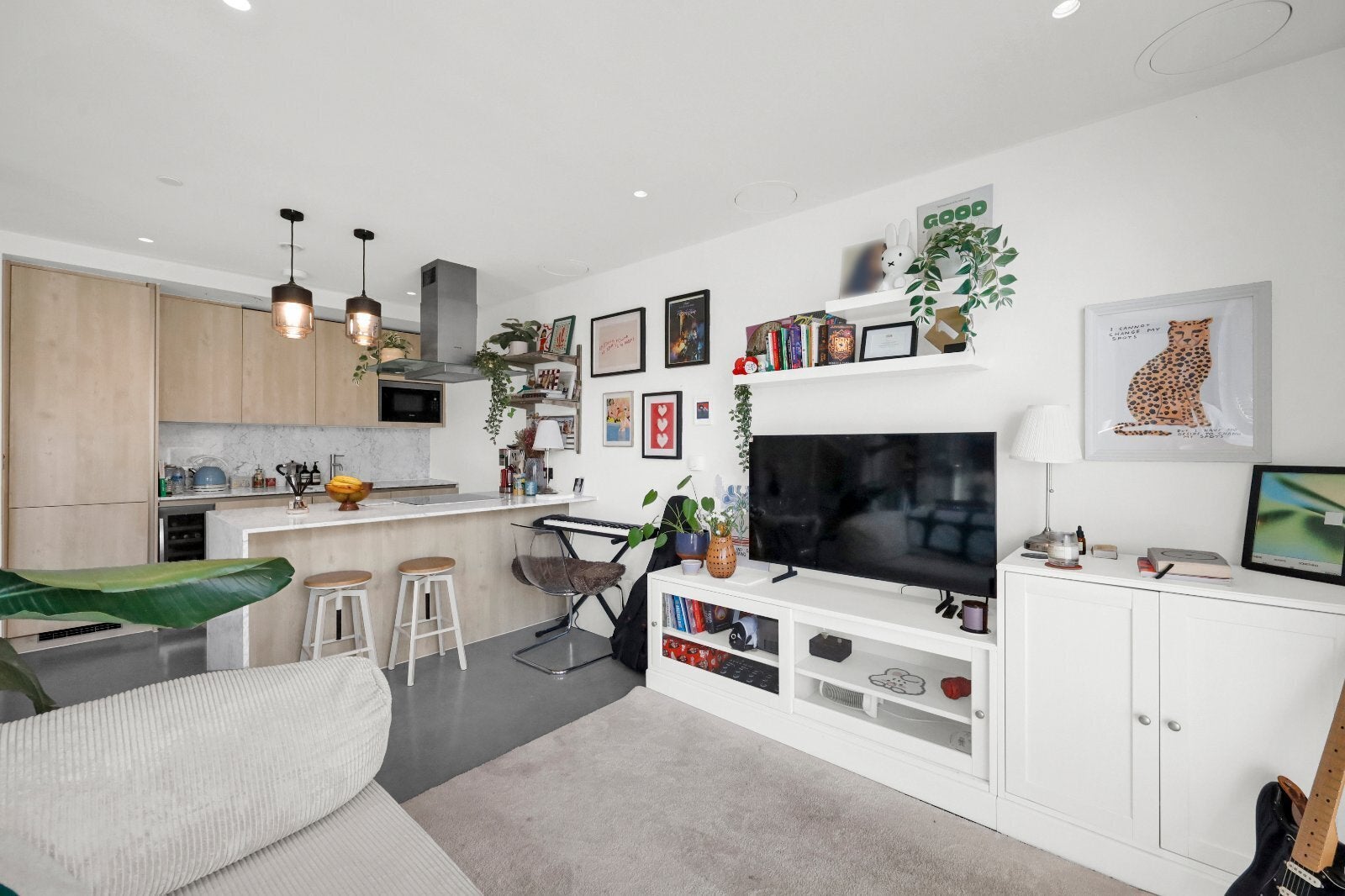 Flat Holmes Road in Greater London